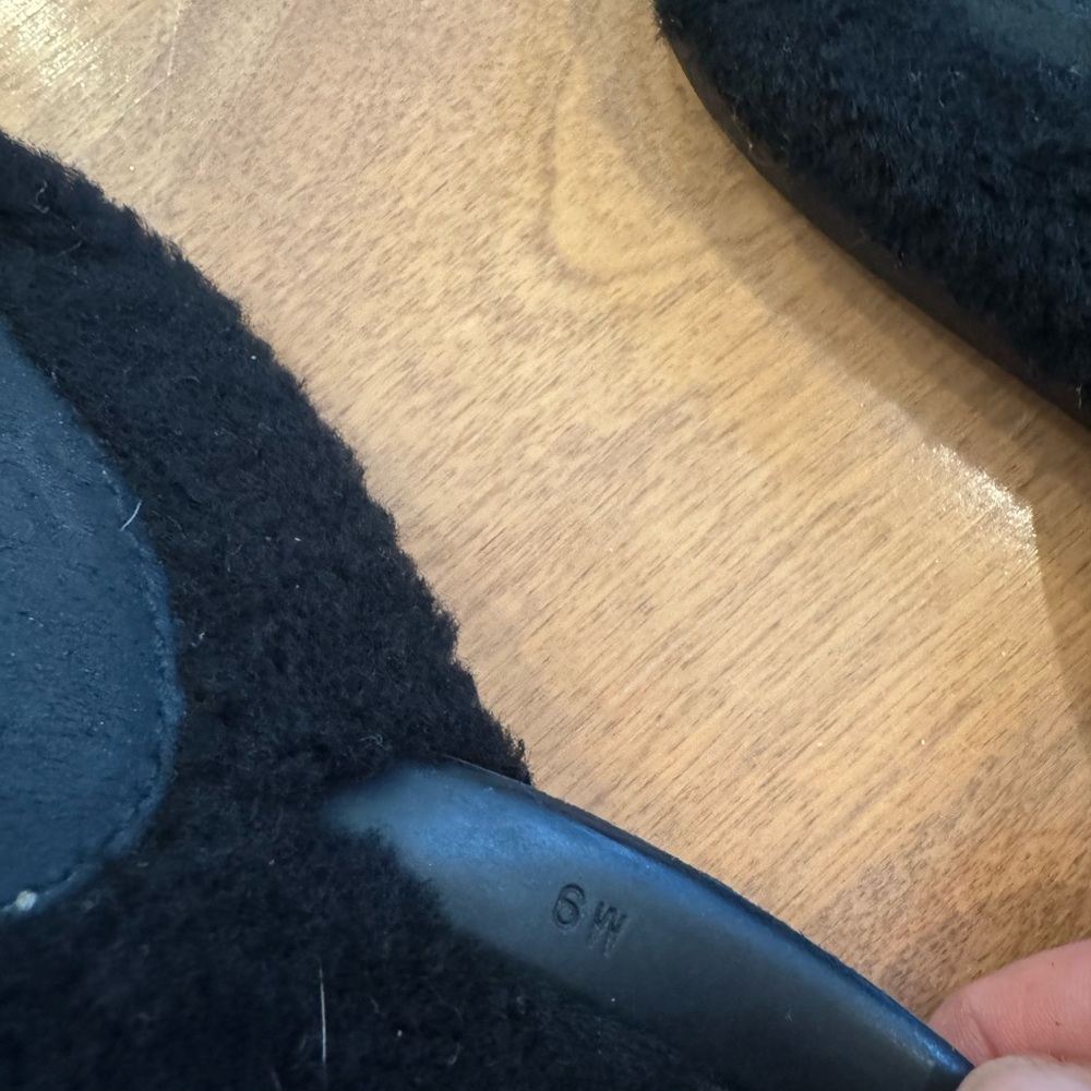 UGG Black Fuzzy flip flop Sandals - Picture 2 of 8